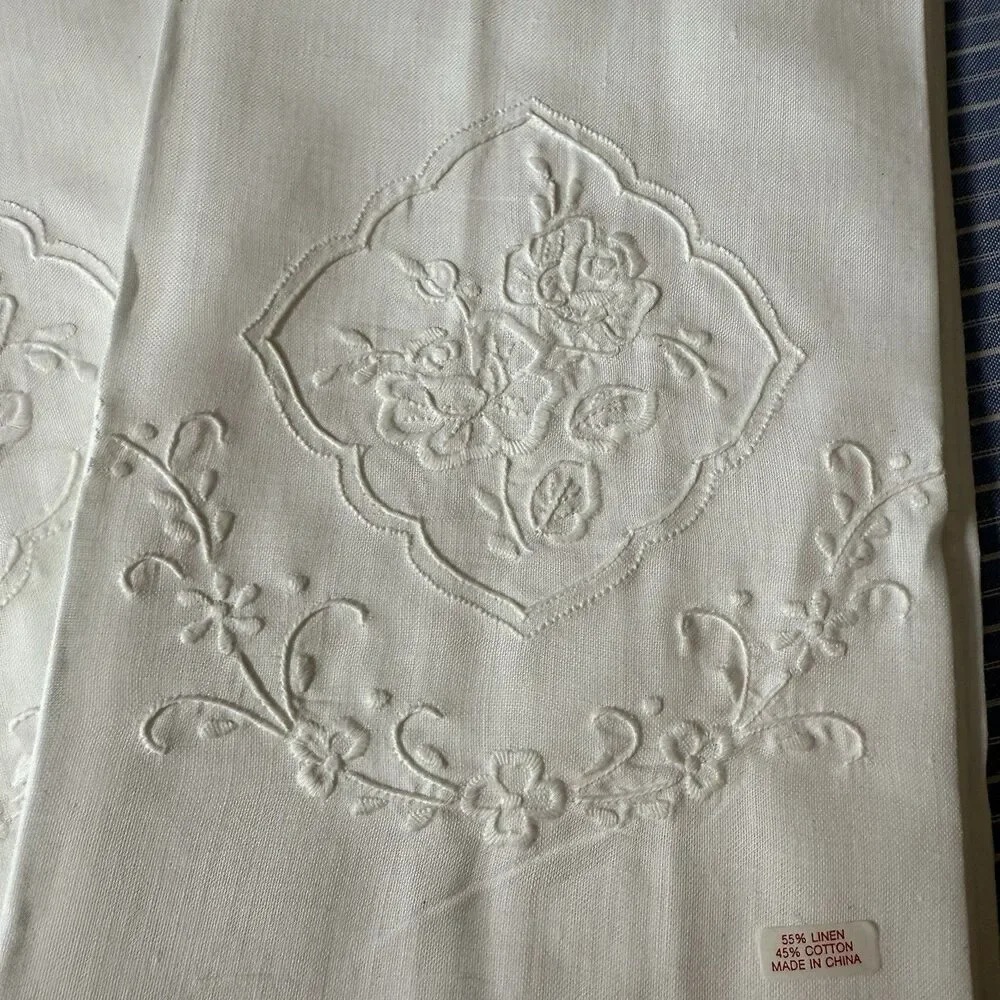 Embroidered Linen Napkins Set 12 White Floral Scallop Edge 20.5 x 13.5‎